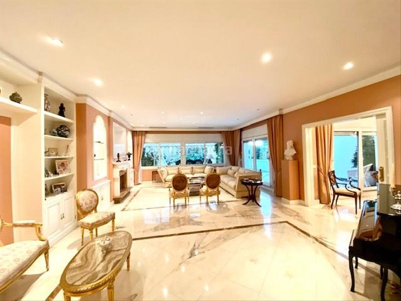 Foto 13f24664-7a97-4eb0-a6b3-274b71270f54. Casa con riscaldamento parcheggio piscina in Pedralbes Barcelona