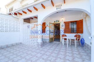 Maison à Centro. Espectacular bungalow en planta baja de 2 dormitorios, con ampli