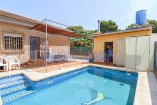 Xalet a Los Urrutias. Chalet pareado de 3 dormitorios, 2 baños y piscina privada. en b