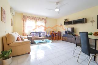 Planta baixa a Centro. Apartamento en planta baja de 3 habitaciones, patio y garaje. en