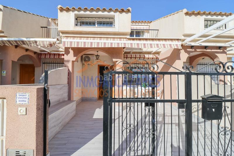 Foto 831ac418-ec42-4c4d-b924-bf510c7f2f00. Duplex in Centro Alcázares (Los)