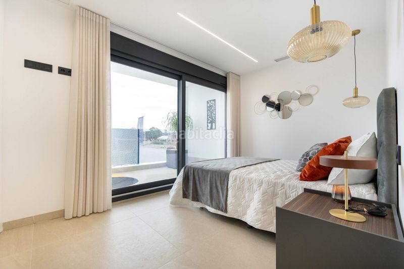 Foto 0962dac7-18fc-4d28-8181-f9a9a8296339. Chalet villa de obra nueva con 3 dormitorios, 3 baños, piscina privada, terrazas y jardín. , murcia. en San Pedro del Pinatar