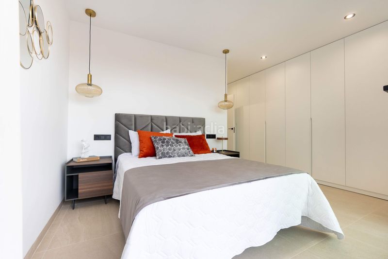 Foto 85b1ca3a-ff91-4c1b-a252-096c52d946c6. Chalet villa de obra nueva con 3 dormitorios, 3 baños, piscina privada, terrazas y jardín. , murcia. en San Pedro del Pinatar