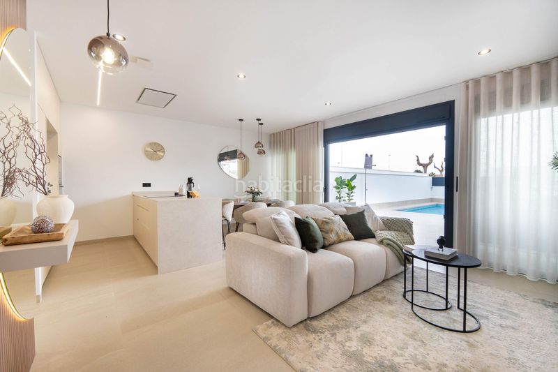 Foto b8058332-8768-476c-b00f-c1daf7d22626. Chalet villa de obra nueva con 3 dormitorios, 3 baños, piscina privada, terrazas y jardín. , murcia. en San Pedro del Pinatar