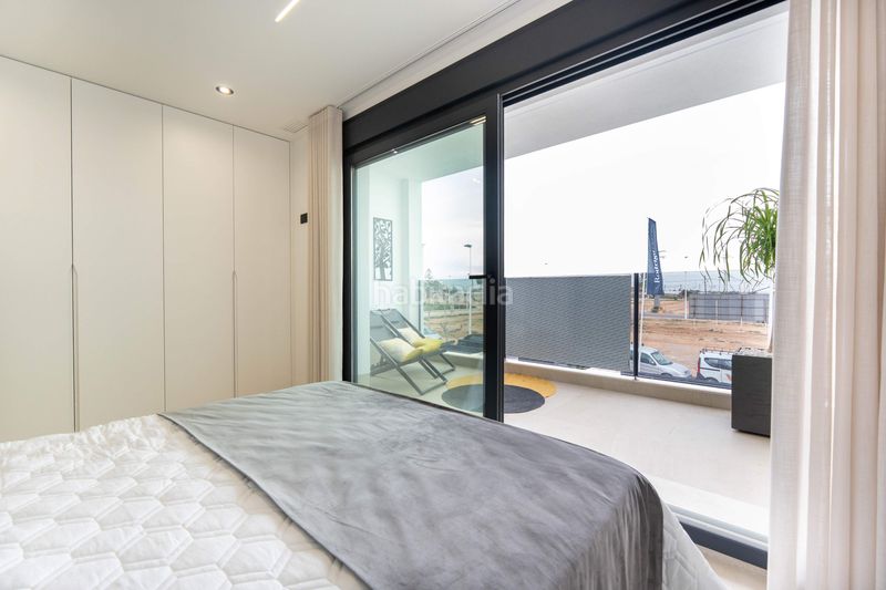 Foto e8e4b4f9-1e99-4bda-8989-5278692b0eaf. Chalet villa de obra nueva con 3 dormitorios, 3 baños, piscina privada, terrazas y jardín. , murcia. en San Pedro del Pinatar