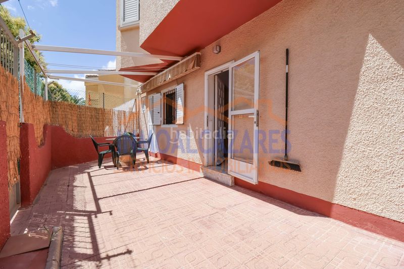 Foto caa7bdcd-e839-4ee9-9204-186baa06cd1d. Dúplex estupendo dúplex con jardín en esquina, de 2 habitaciones, a 550 m de la playa, en los alcázares, murcia en Alcázares (Los)