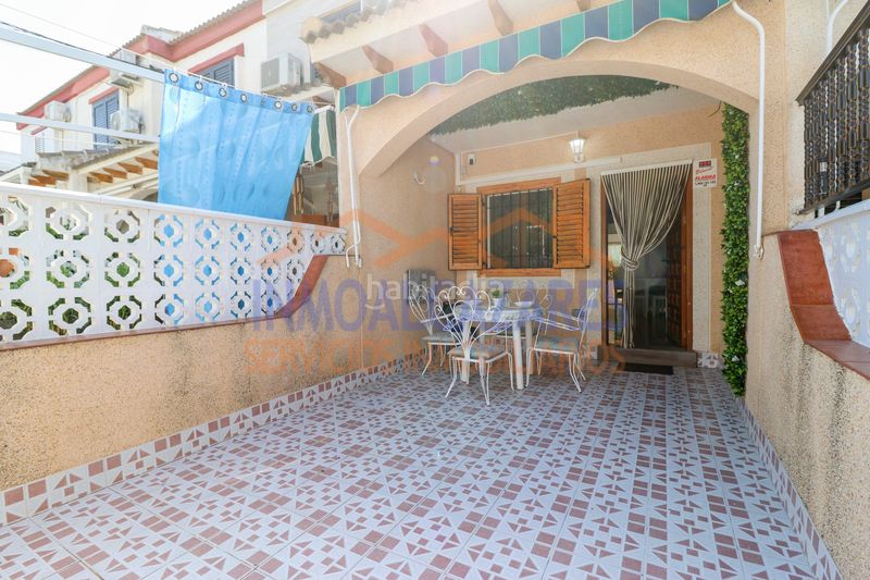 Foto 036a65cf-7031-44e7-bf50-cda0b9473e73. Casa a 650m de la playa y un paso de la piscina, dúplex de 2 dormitorios, 2 baños y jardin, en los alcázares, murcia en Alcázares (Los)