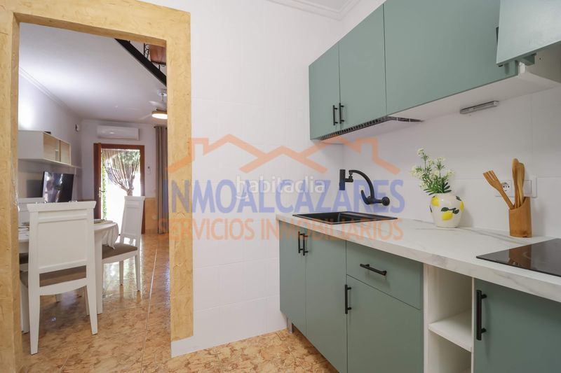 Foto 09e603af-a164-4226-90f7-7b36dbd4774a. Casa a 650m de la playa y un paso de la piscina, dúplex de 2 dormitorios, 2 baños y jardin, en los alcázares, murcia en Alcázares (Los)