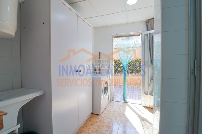 Foto 511f0575-2ef2-455f-a1c5-c6126d0e8bf1. Casa a 650m de la playa y un paso de la piscina, dúplex de 2 dormitorios, 2 baños y jardin, en los alcázares, murcia en Alcázares (Los)