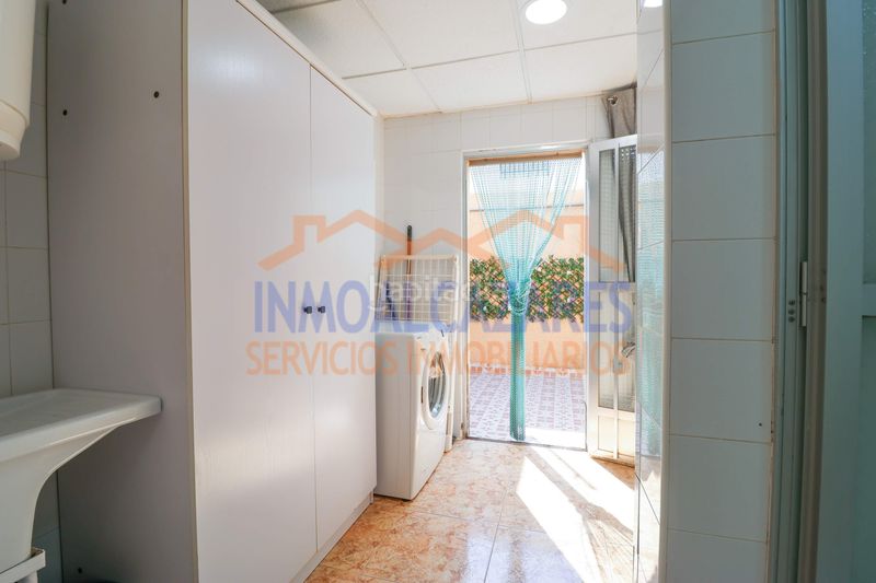 Foto 5f7bcf81-28f4-481c-b267-becccdeef361. Casa a 650m de la playa y un paso de la piscina, dúplex de 2 dormitorios, 2 baños y jardin, en los alcázares, murcia en Alcázares (Los)