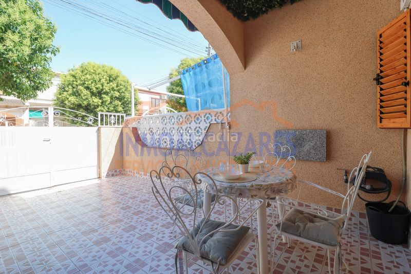 Foto 7582c2f8-fabe-4790-903c-4eb33fc00205. Casa a 650m de la playa y un paso de la piscina, dúplex de 2 dormitorios, 2 baños y jardin, en los alcázares, murcia en Alcázares (Los)