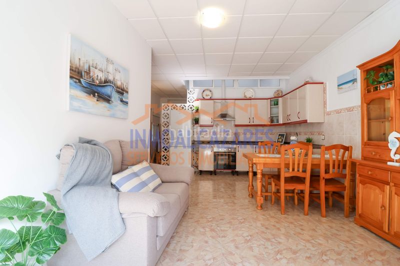 Foto 19877d8e-e581-471d-ba10-885c2f28317a. Planta baixa a Centro Alcázares (Los)