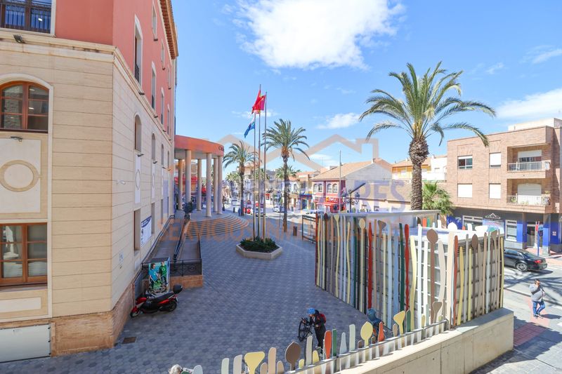 Foto 72ee49ac-bfb1-4c77-a1cd-1a765878d962. Apartament amb aparcament a Centro Alcázares (Los)