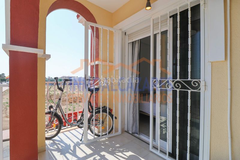 Foto 414ce29f-8131-49e5-8c6d-8836b107e875. Apartament amb piscina a Centro Alcázares (Los)