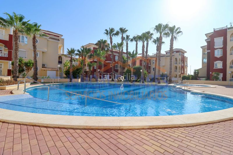 Foto a8026969-bb88-4e35-bce0-880032b9fce5. Apartament amb piscina a Centro Alcázares (Los)