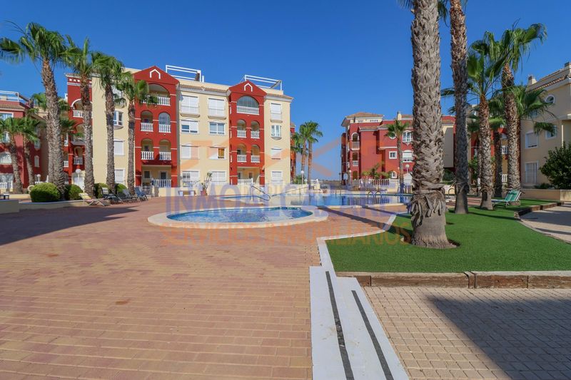 Foto c072391f-c588-438f-b86c-95fd4ddfcf05. Apartament amb piscina a Centro Alcázares (Los)