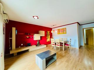 Location Appartement à Avenida de Abril-9 de Octubre. Te presentamos una magnífica oportunidad para alquilar un piso e