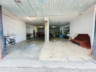 Location Local commercial à Centro puerto. Amplio local en alquiler en la zona playa de puerto de sagunto i