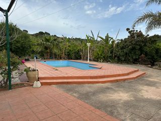Casa a Gilet. Finca rústica con casa de aperos, piscina y amplia parcela