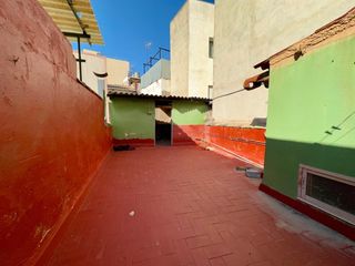 Pis a Centro. Vivienda con terraza privada y balcón mirador en una tranquila c