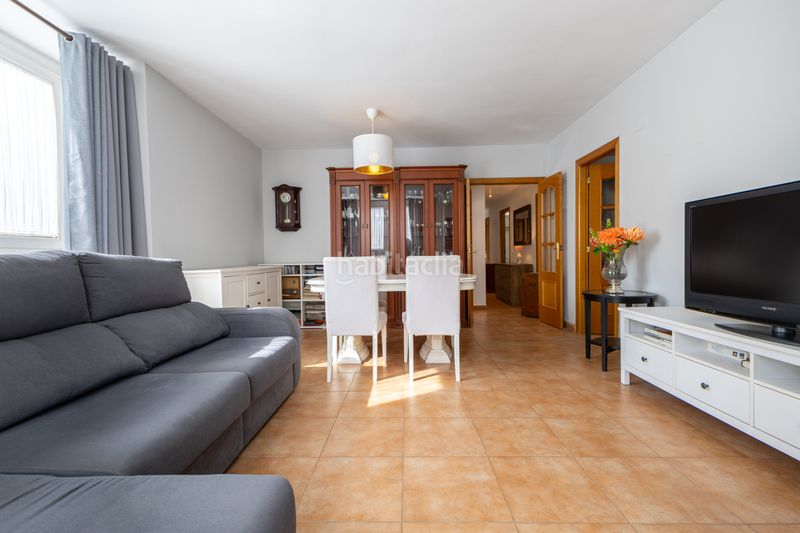 Foto a65c4e84-abf3-4eb7-9fe9-eb4b830be644. Pis a playa puerto de Sagunto Sagunt
