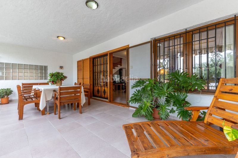 Foto c2b6a0e7-4e16-4f63-a2a0-be9dae062777. Casa amb aparcament a Corinto-Almardà Sagunt