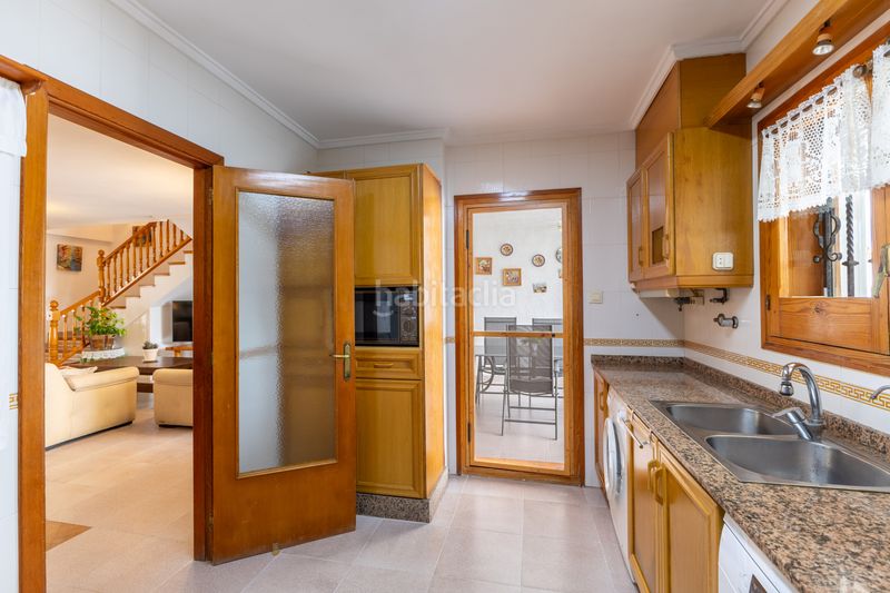 Foto d1fc6be2-3285-4b69-ab3f-0a8a552b3e8f. Casa amb aparcament a Corinto-Almardà Sagunt
