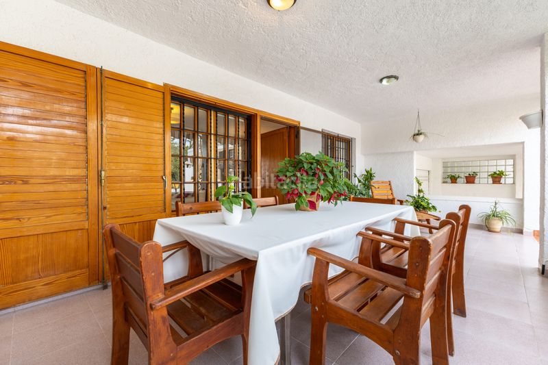 Foto d94b88b2-3f6d-44a3-a396-91310b739600. Casa amb aparcament a Corinto-Almardà Sagunt