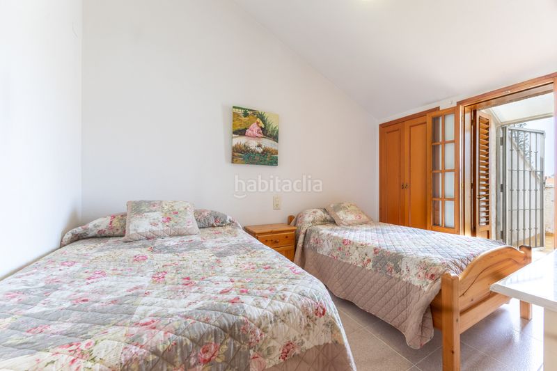 Foto f01f11a6-35da-4410-80d5-81d038e56681. Casa amb aparcament a Corinto-Almardà Sagunt