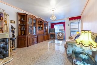 Pis a Playa Puerto de Sagunto. Amplia vivienda de 4 dormitorios con dos patios, balcón y garaje