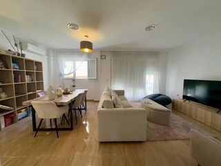 Casa in Doctor Palos - Alto Palancia. Amplia casa con 4 habitaciones, tres terrazas y garaje en la zon