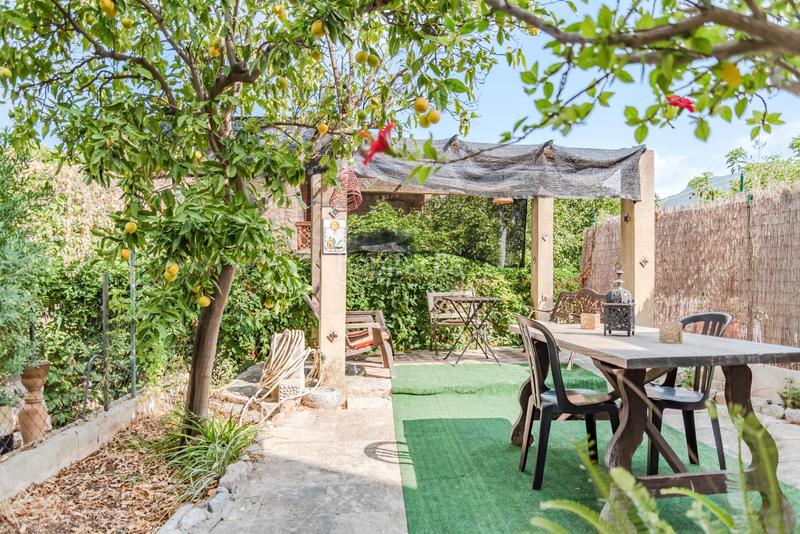 Foto 24231fdb-f36d-453d-9654-41a0effd77ad. Semi detached house with fireplace heating in Sóller