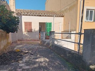 Casa a Santa Mar�a del Cam�. Venta nuda propiedad de casa de pueblo en santa maria