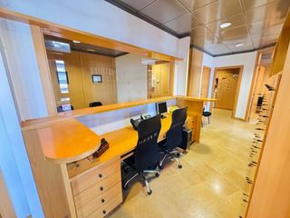 Büro in Son Cotoner. Exclusivo despacho médico en clínica juaneda miramar