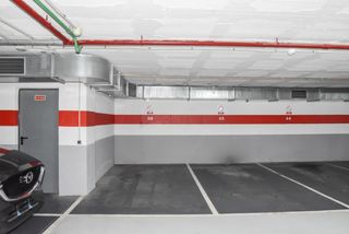 Aparcament cotxe  Carrer gremi de boneters. ?? ¡invierte en comodidad! se venden 2 plazas de garaje en zona