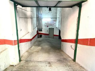 Aparcament cotxe a Carrer de Francesc Martí i Móra