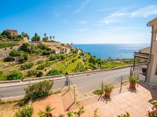 Maison à Banyalbufar. Un refugio frente al mediterráneo donde el tiempo se detiene en