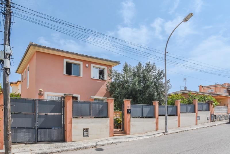 Foto c2e64a07-e533-4733-b6c3-658ba48329c2. Chalet in Son Ferrer Calvià