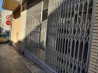 Lloguer Local Comercial  Carrer bisbe torres i bages. Local comercial en alquiler