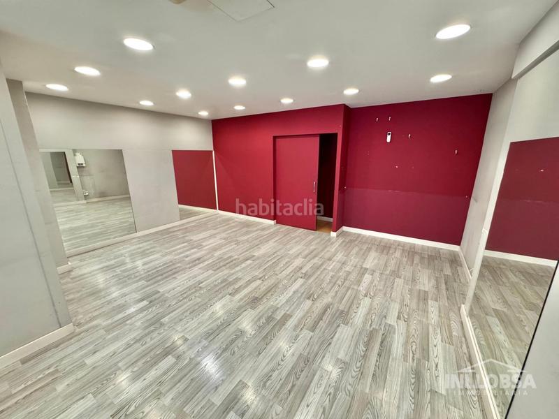 Foto 5def6fe0-ea86-41fb-b64e-9a7107936612. Alquiler local comercial  en alquiler en passeig i rodaliescarretera de vic en Manresa