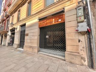Location Local commercial à Calle plana de l'om 2. Local en alquiler en manresa