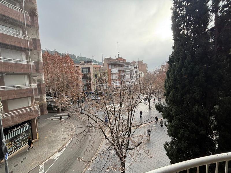 Foto 44363035-a004-49ff-86a5-d5e0478127d8. Pis amb calefacció aparcament a Centre - Passeig i Rodalies Manresa