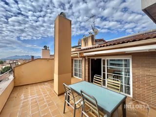 Rent Flat  Calle guifré el pilós. Dúplex  de alquiler con muebles en la zona de las bases