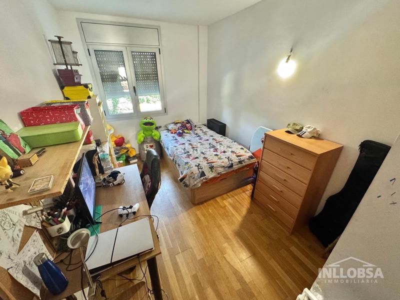 Foto 39fd693e-77fb-4a94-b113-afd59e530d7d. Rez-de-chaussée avec chauffage piscine dans Plaça Catalunya Manresa