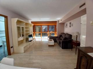Rent Flat in Centre - Passeig i Rodalies. Alquiler temporal