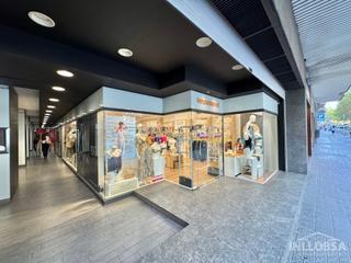 Location Local commercial  Passeig pere iii. Oportunidad única local comercial en alquiler en el passeig pere