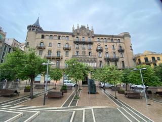 Pis a Barri Antic. Piso modernista en venta a la buresa