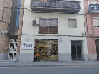 Location Local commercial  Calle del ginjoler. Local comercial de alquiler