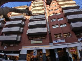 Miete B�ro  Passeig de pere iii. Oficina de alquiler en el passeig pere iii