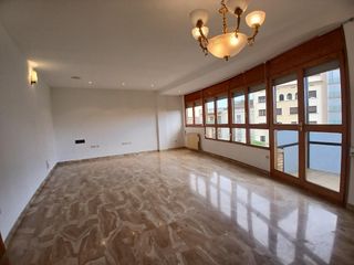 Miete Etagenwohnung in Carretera de Vic - Remei. Amplio piso de alquiler centrico